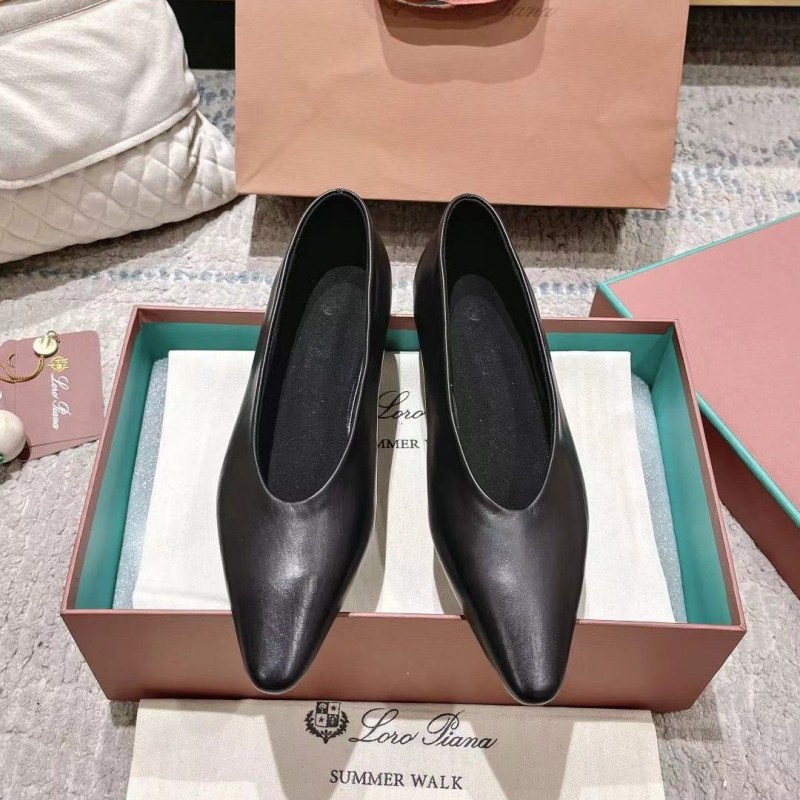 Other flat shoes